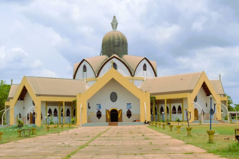 Sanctuaire Notre-Dame de la Divine Miséricorde d'Allada - Cotonou DSC 0136 768x512