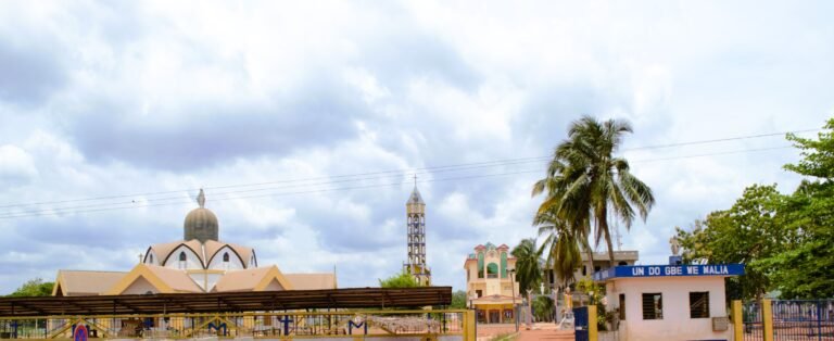 Sanctuaire Notre-Dame de la Divine Miséricorde d'Allada - Cotonou DSC 0154 768x314