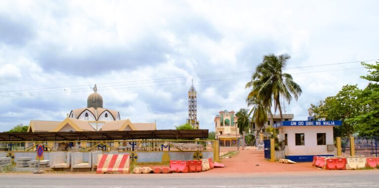 Sanctuaire Notre-Dame de la Divine Miséricorde d'Allada - Cotonou DSC 0156 768x382