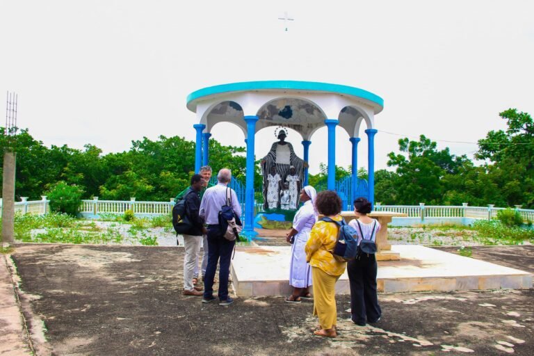 Sanctuaire Marial Notre-Dame de Komiguéa, Reine des Familles – Parakou voyage parakou mgr percerou 2 768x512