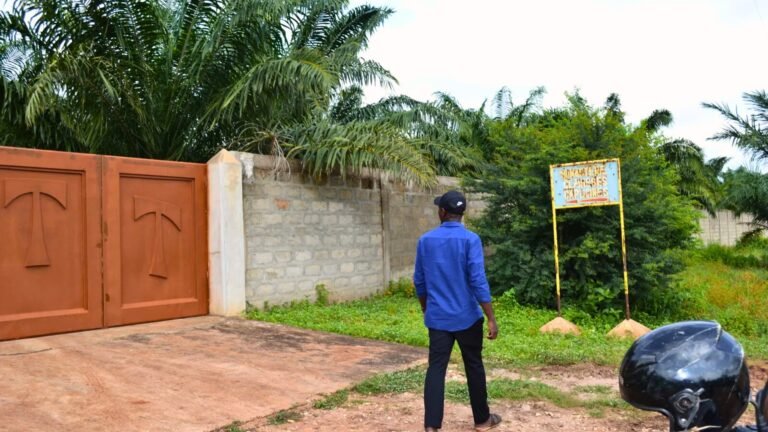 Monastère Jésus-Eucharistie des Sœurs Clarisses Capucines de Wawata-Zinvié Entree principale du monastere de wawata 768x432