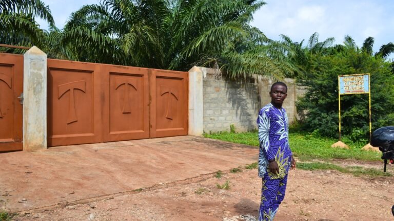 Monastère Jésus-Eucharistie des Sœurs Clarisses Capucines de Wawata-Zinvié Photo de lentree du monastere de wawata 768x432